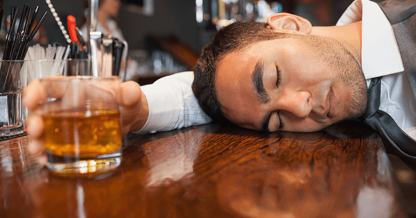 Rượu, bia ảnh hưởng đến sinh lý nam giới